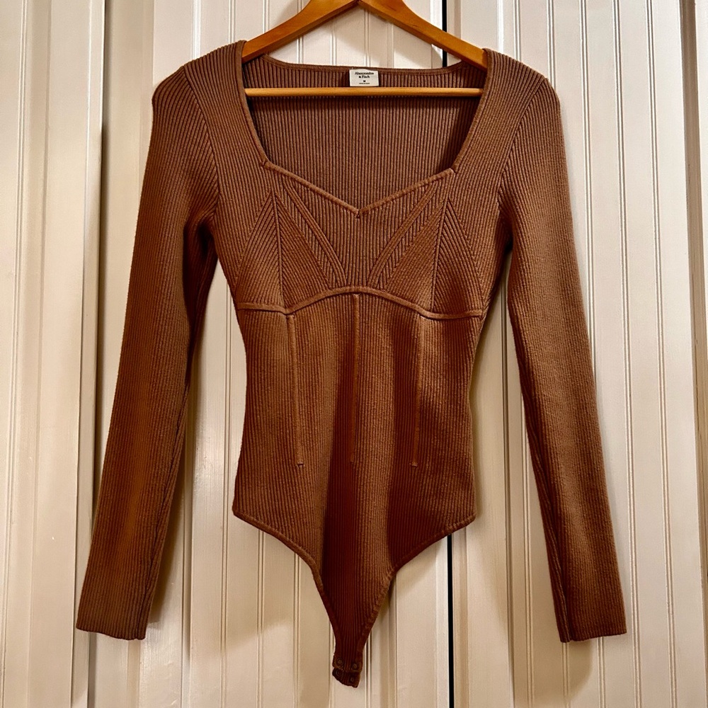 Abercrombie & Fitch Corset Sweetheart
Sweater Bodysuit size M